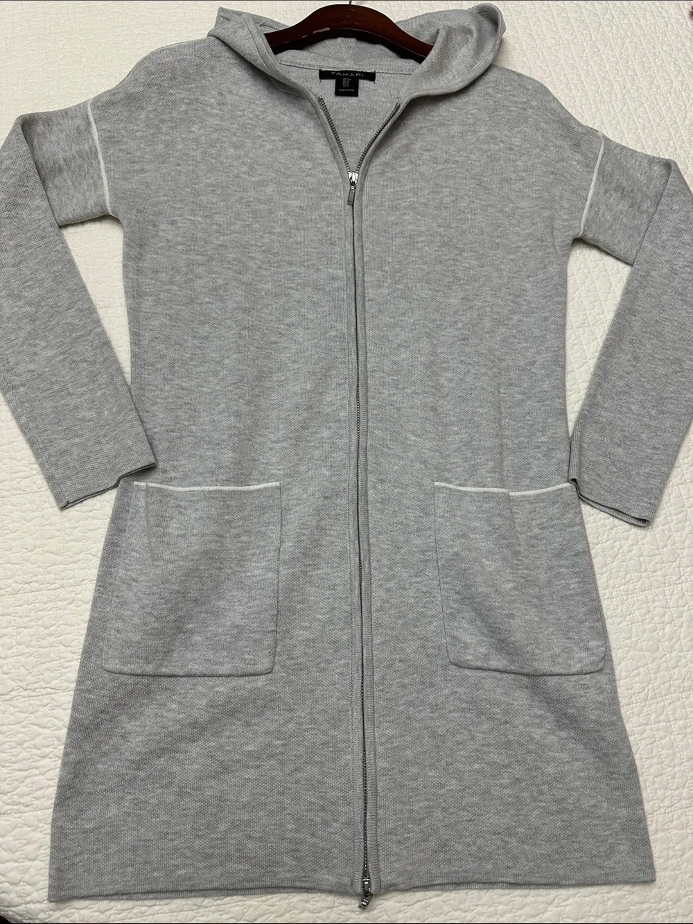 Tahari Knit Sweater Long Hooded Cardigan Gray Long Sleeve Zip Front Size Small